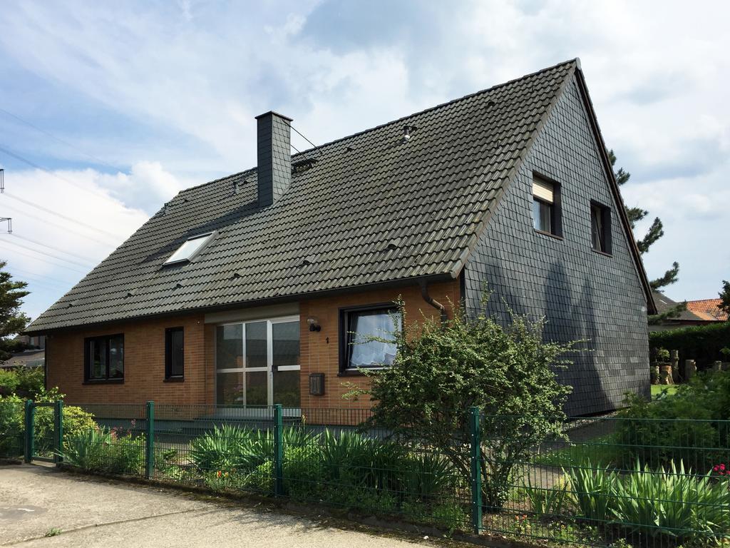 Privatunterkunft "An Der Hecke" Neuss Exterior photo
